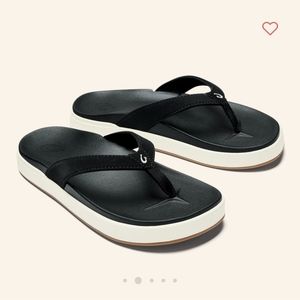 Olukai women's Nu'a Pi'o flip flops. Size 9. Worn once.